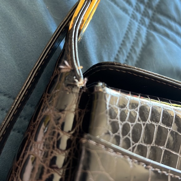 🔹 Mock Croc Leather Bag Made in Italy with Adjustable Strap - Picture 9 of 14